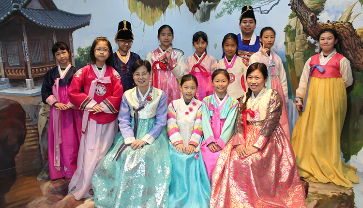韓國科技及文化交流之 旅，讓學生體驗風土人情。