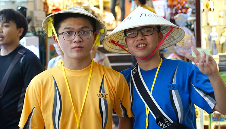 從衣飾、生活細節，了 解越南傳統和現代交融 的社會特色。