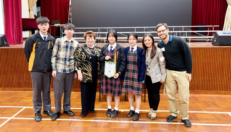 中五級學生在第71 屆香港朗誦節英詩集誦贏得冠軍。