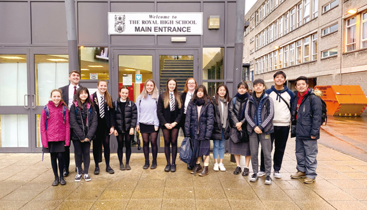 學校舉辦蘇格蘭交流團，在全英語的環境下，鼓勵學生與當地師生交流，提升使用英語的自信。