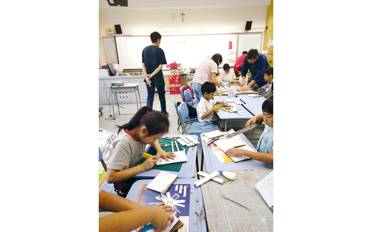 王偉校長一直運用不同的教學策略，提供適合的學習方式給同學。
