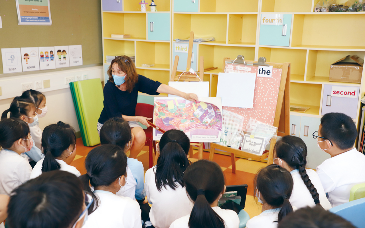 3位外籍英語老師安排不同的學習活動讓學生參與，藉此提高學生的英語能力。