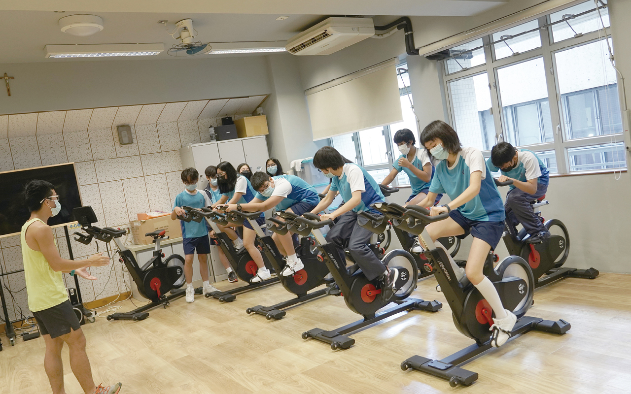 學校更期望師生能把運動融入生活，積極鍛鍊身體。