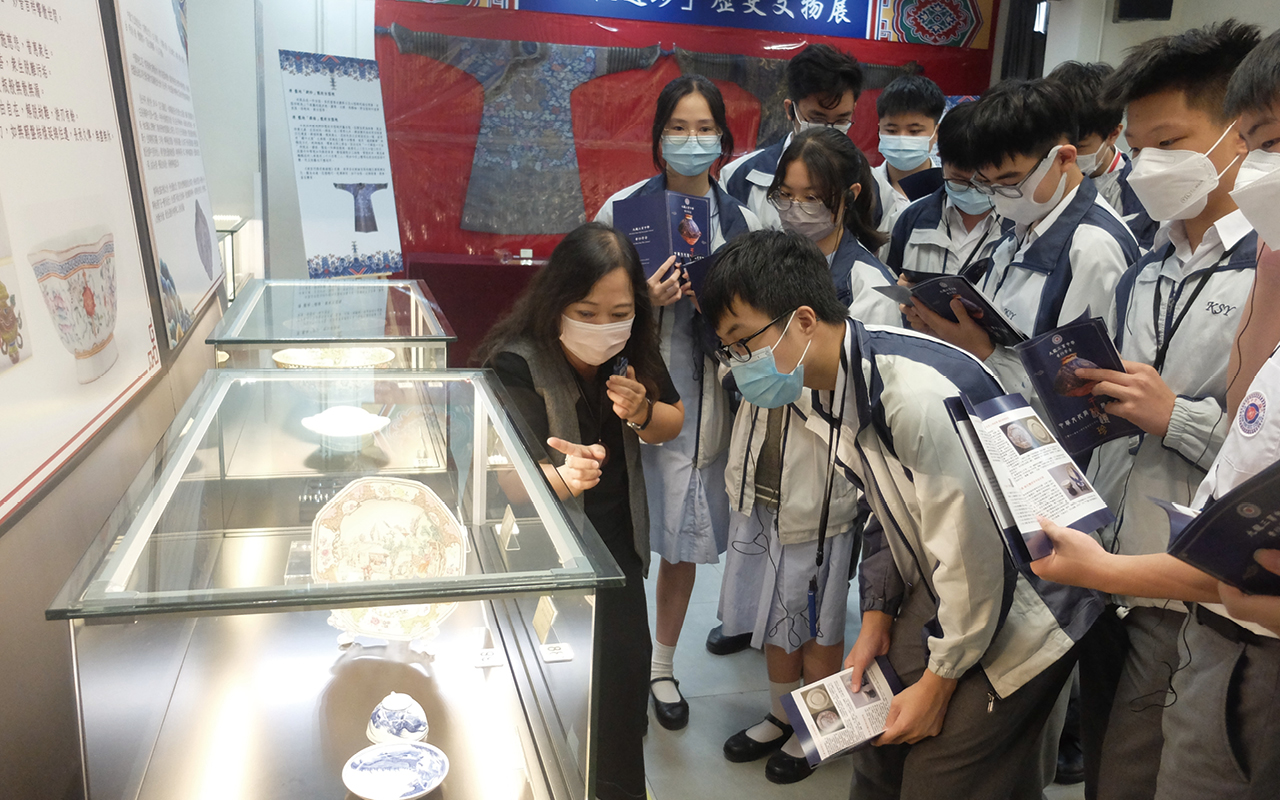 學校舉辦中華文化周，為學生創造更多體驗華夏文化的機會。