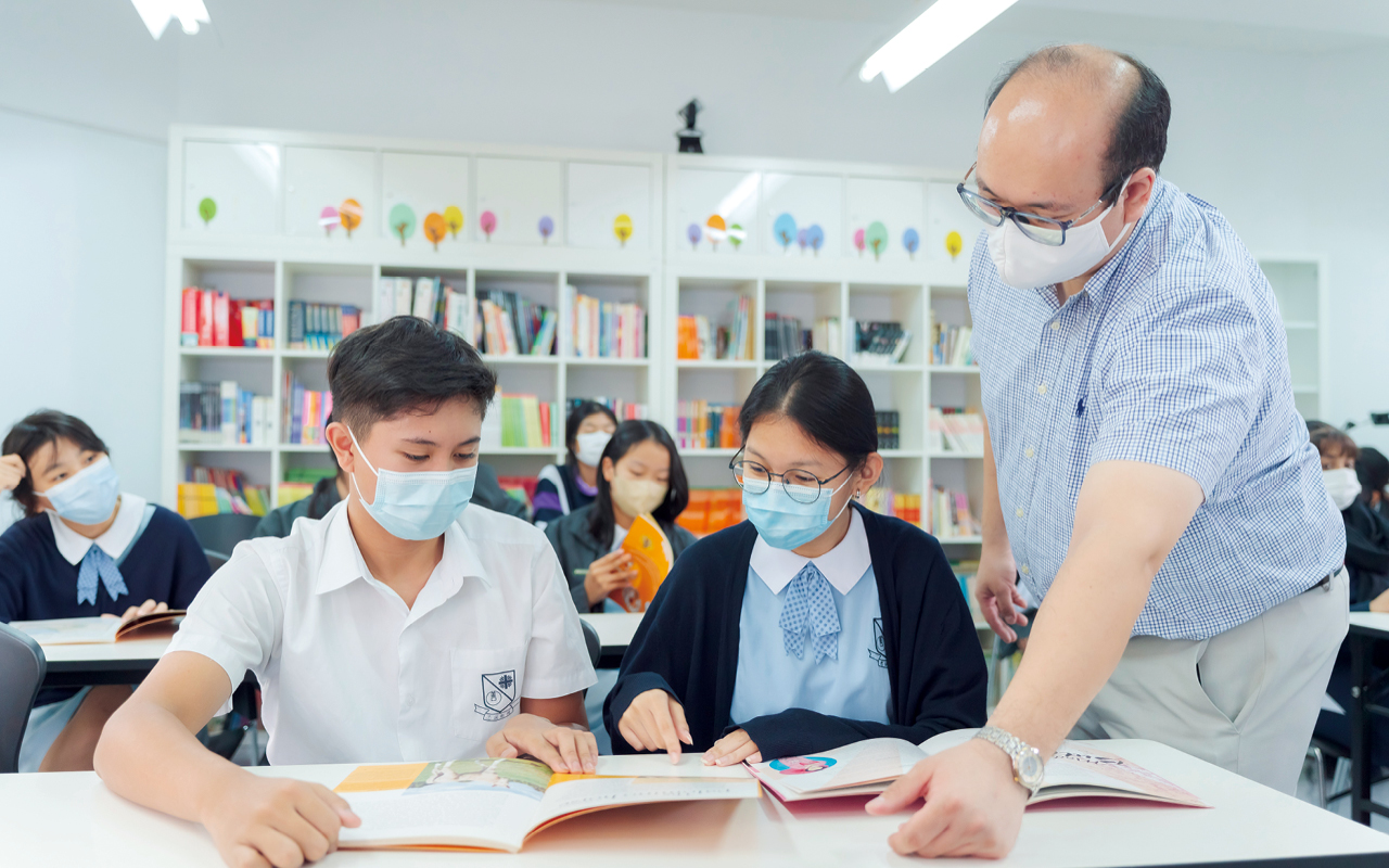 近年，香港學界一直提倡職專教育，通過強調實踐與理論並重的應用學習科目，擴闊學生視野，有利銜接多元出路，為各行各業培育專業人才。