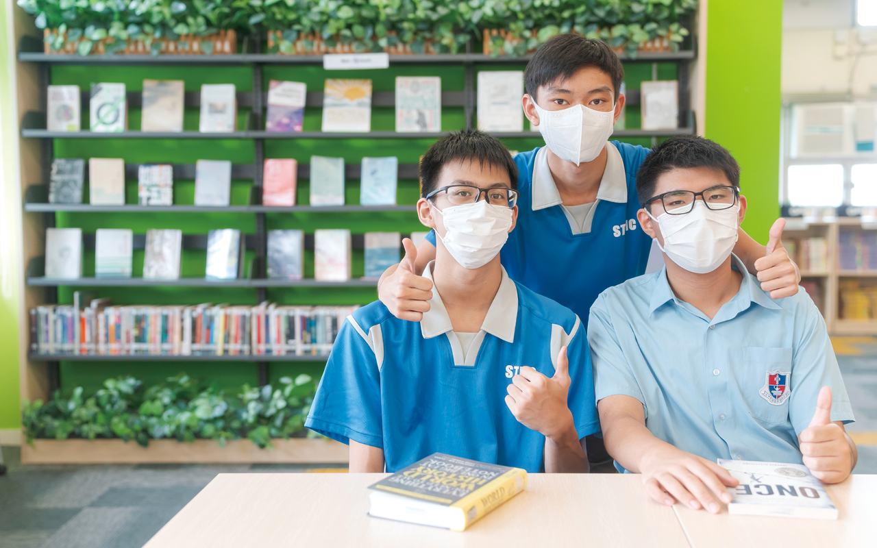 學生公開試表現優異，歷年屢見佳績，在2022年香港中學文憑試中，所有科目高於全港水平，如英國語文科中考獲Level 3或以上成績百分比更高達92.7%，共有86.2%中六考生經由大學聯招（JUPAS）成功升讀大學，當中42%被香港大學、香港中文大學和香港科技大學取錄，超卓教學成果有目共睹。