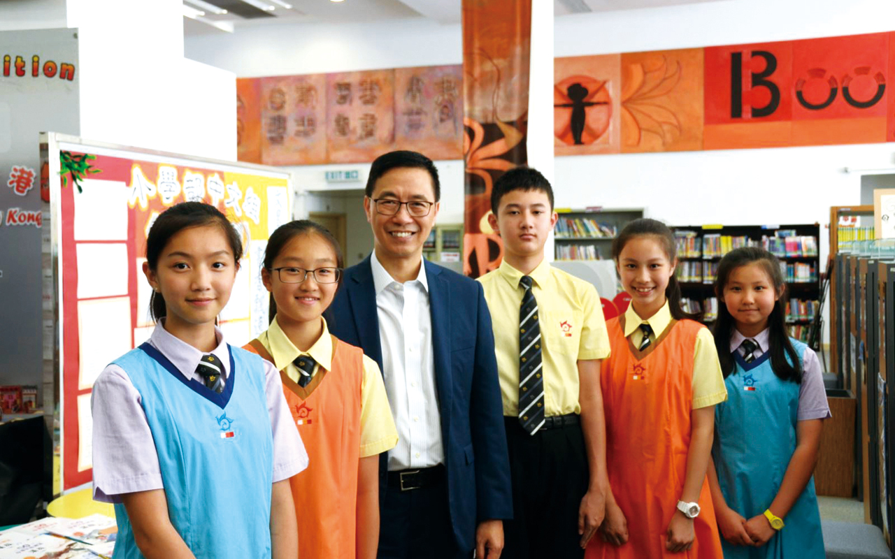 香港教育局局長楊潤雄到校視察。