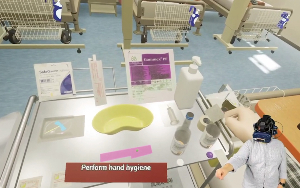 發展虛擬實境（VR）技術，應用於醫療行業。